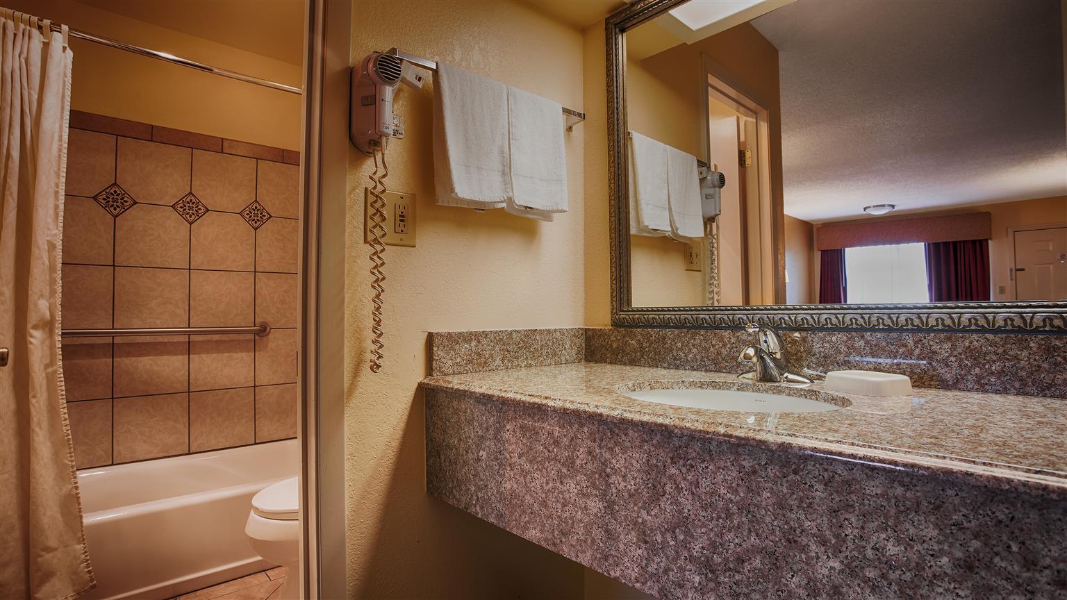 Best Western Coleman Inn Экстерьер фото