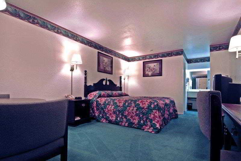 Best Western Coleman Inn Номер фото