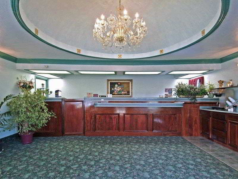 Best Western Coleman Inn Интерьер фото